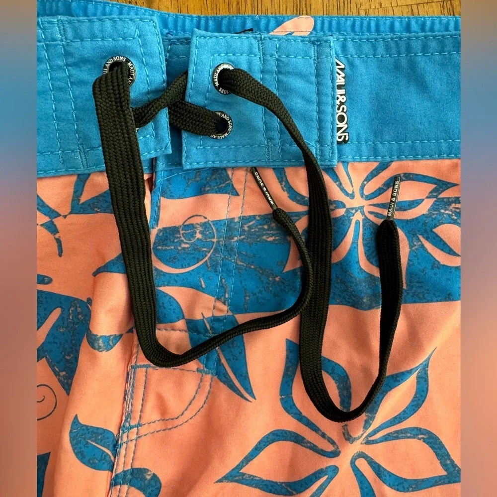 NWT Maui and Sons 4 Way Stretch Board Shorts SZ 34 Navy Banzai